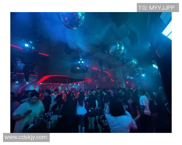 喜爱夜店狂欢的足球明星们都有谁 他们的夜生活揭秘